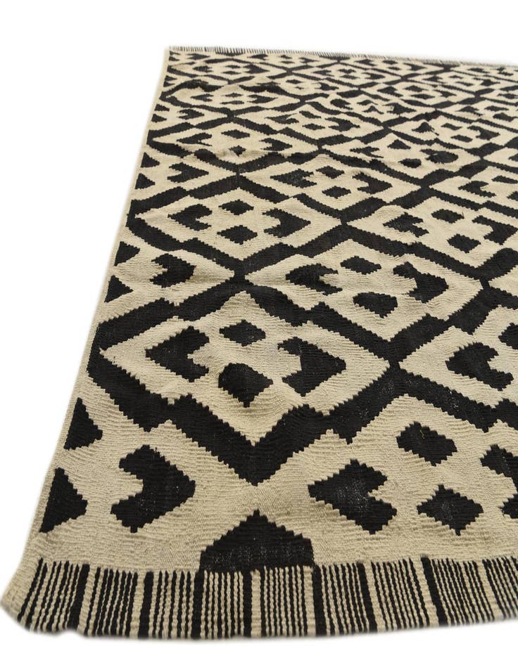 Detail image of 7' x 9' 5  Hand Woven Kilim Modern Wool Rug