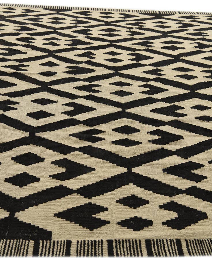 Detail image of 7' x 9' 5  Hand Woven Kilim Modern Wool Rug