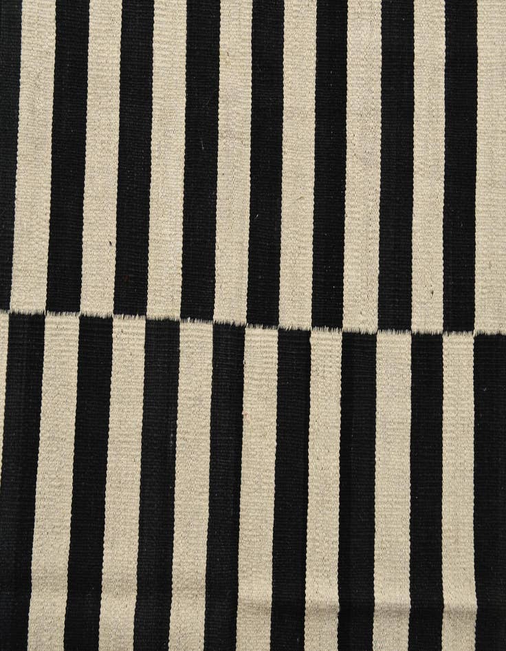 Detail image of 4' 2 x 5' 10  Hand Woven Kilim Modern Wool Rug