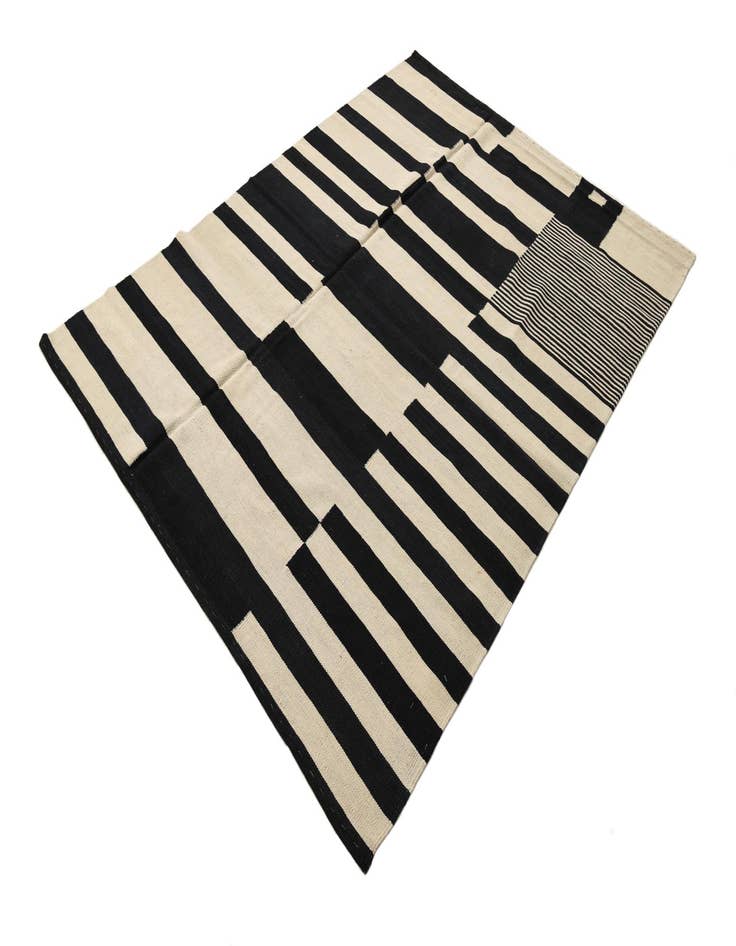 Detail image of 5' 8 x 7' 7  Hand Woven Kilim Modern Wool Rug