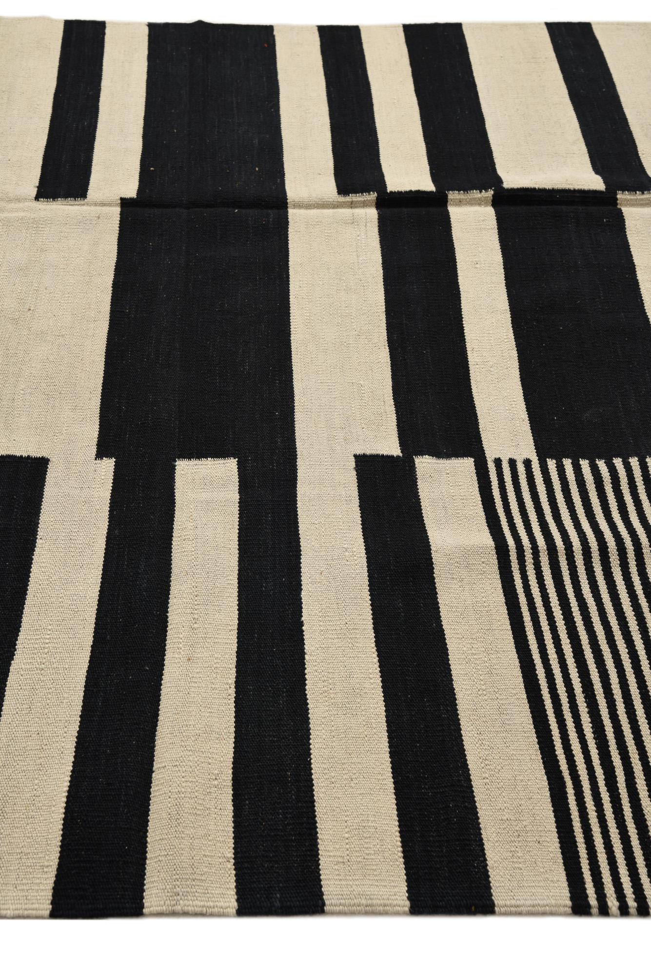 5' 8 x 7' 7 Hand Woven Kilim Modern Wool Rug