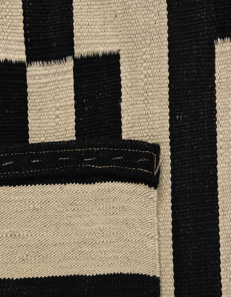 Detail image of 5' 8 x 7' 7  Hand Woven Kilim Modern Wool Rug