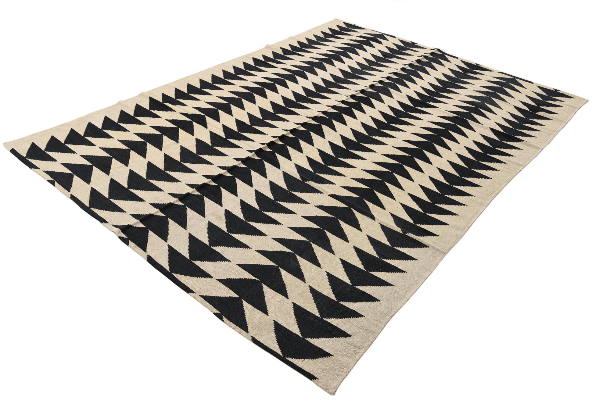 6' 11 x 9' 6 Hand Woven Kilim Modern Wool Rug