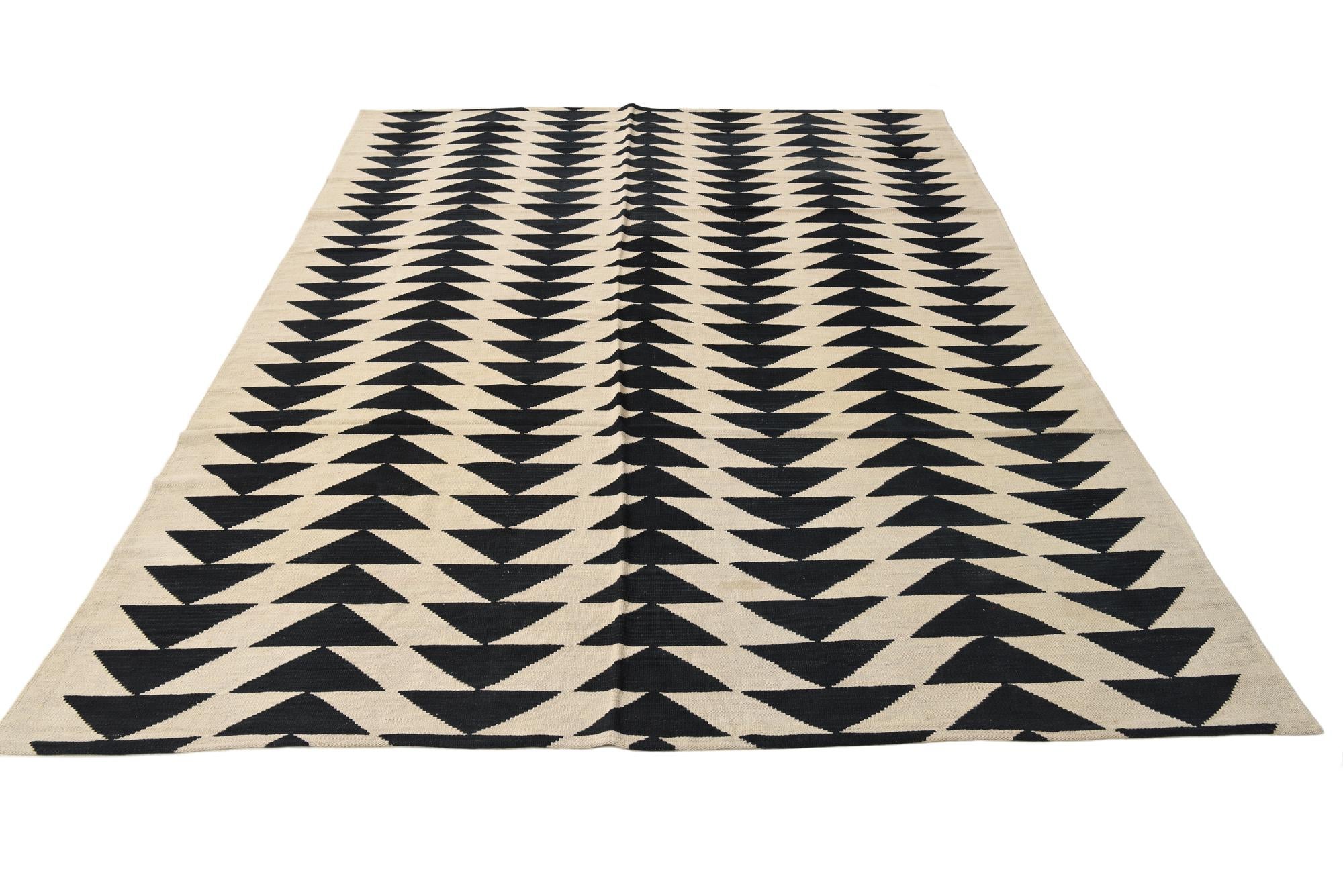 6' 11 x 9' 6 Hand Woven Kilim Modern Wool Rug
