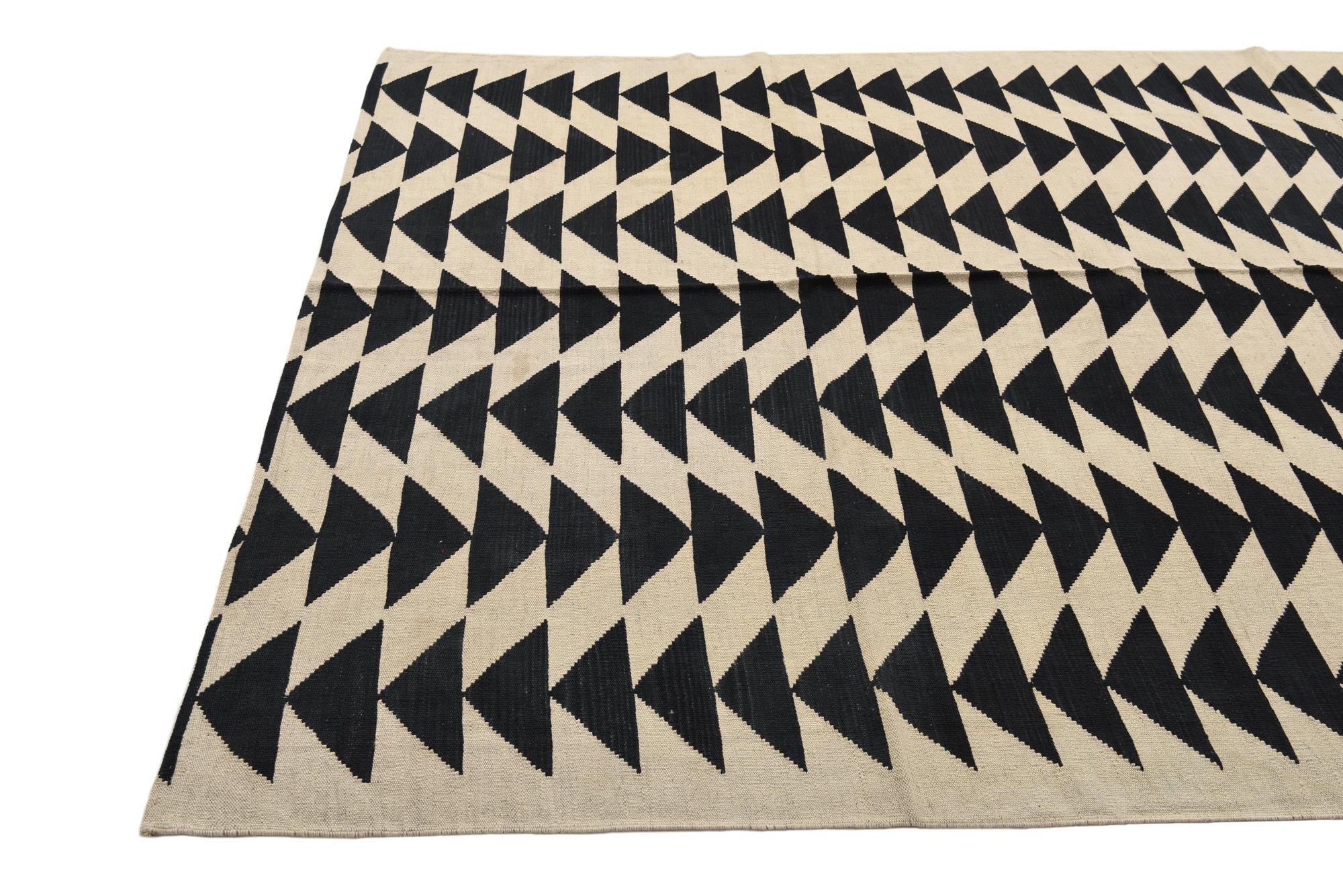 6' 11 x 9' 6 Hand Woven Kilim Modern Wool Rug