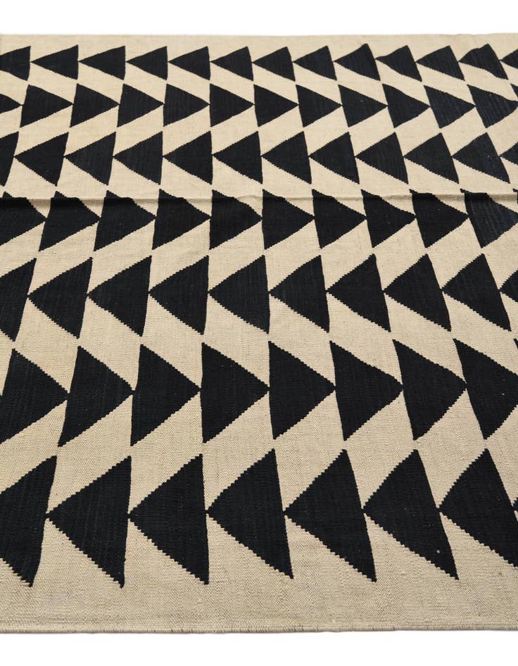 Detail image of 6' 11 x 9' 6  Hand Woven Kilim Modern Wool Rug