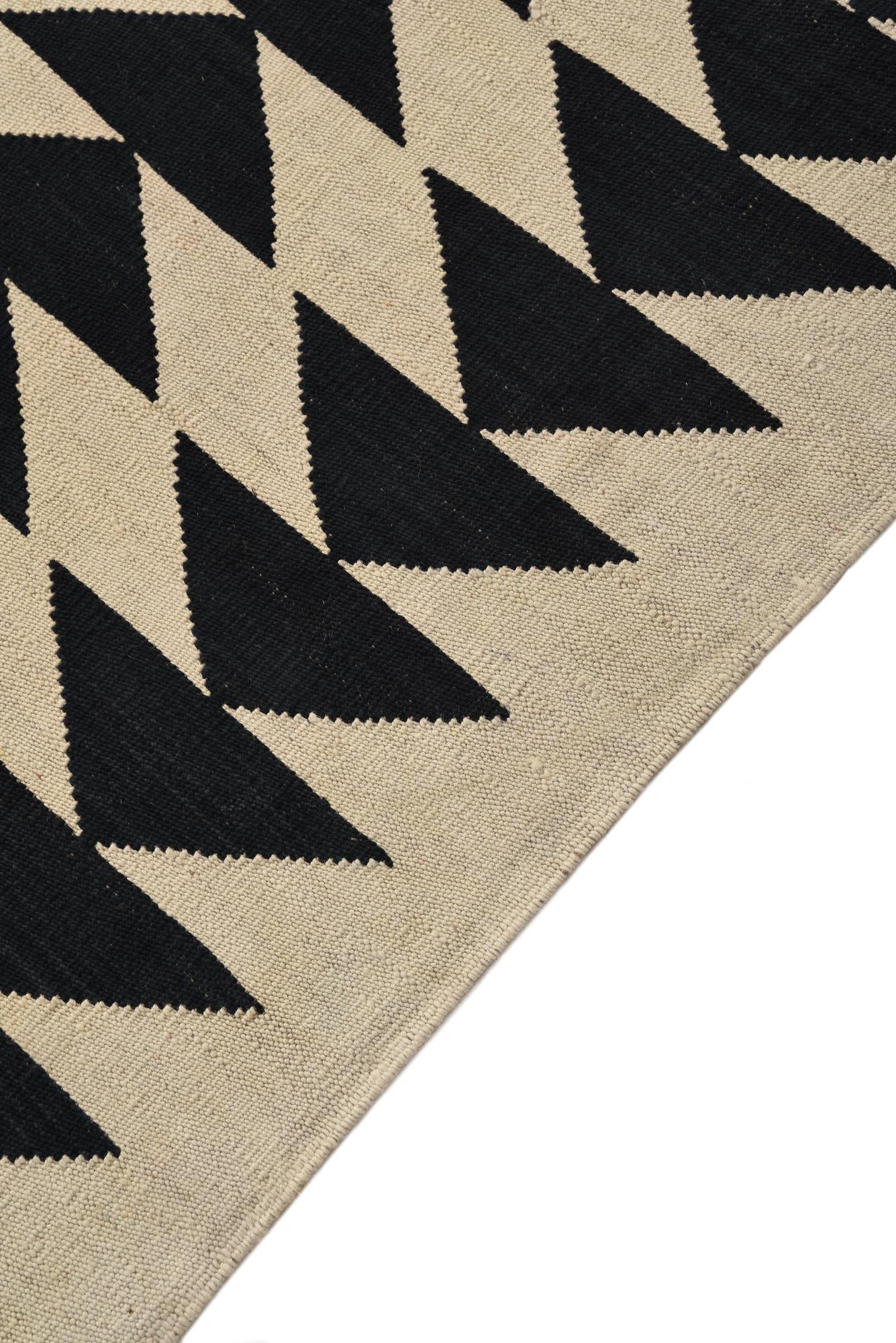 6' 11 x 9' 6 Hand Woven Kilim Modern Wool Rug