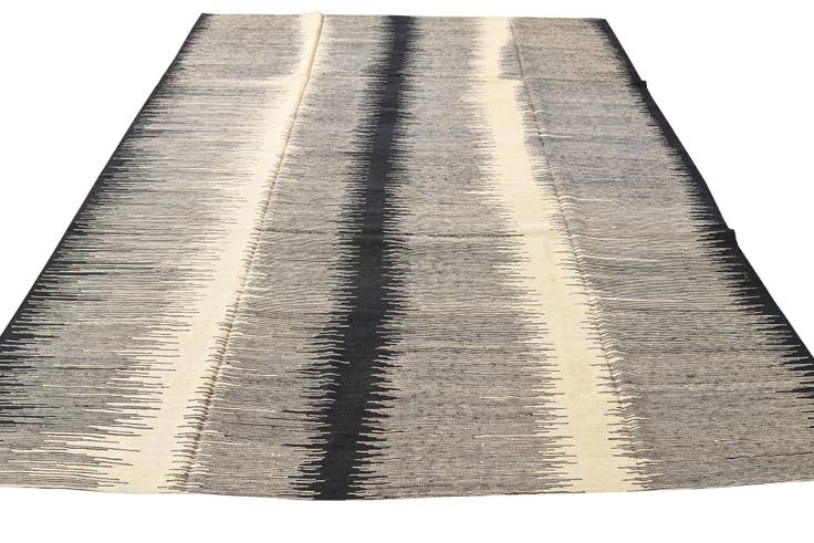 Detail image of 245cm x 295cm Hand Woven Kilim Modern Wool Rug