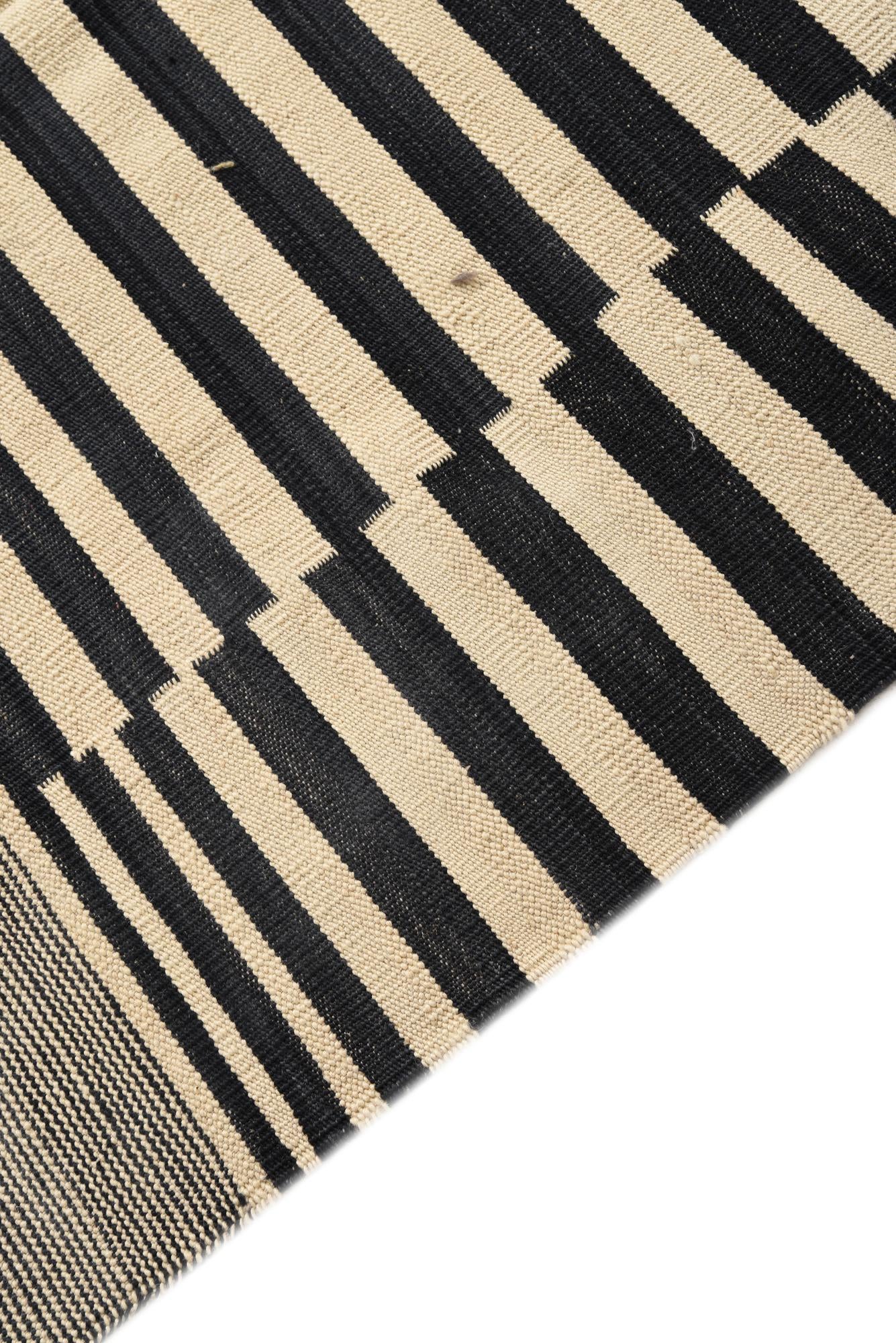 125cm x 175cm Hand Woven Kilim Modern Wool Rug