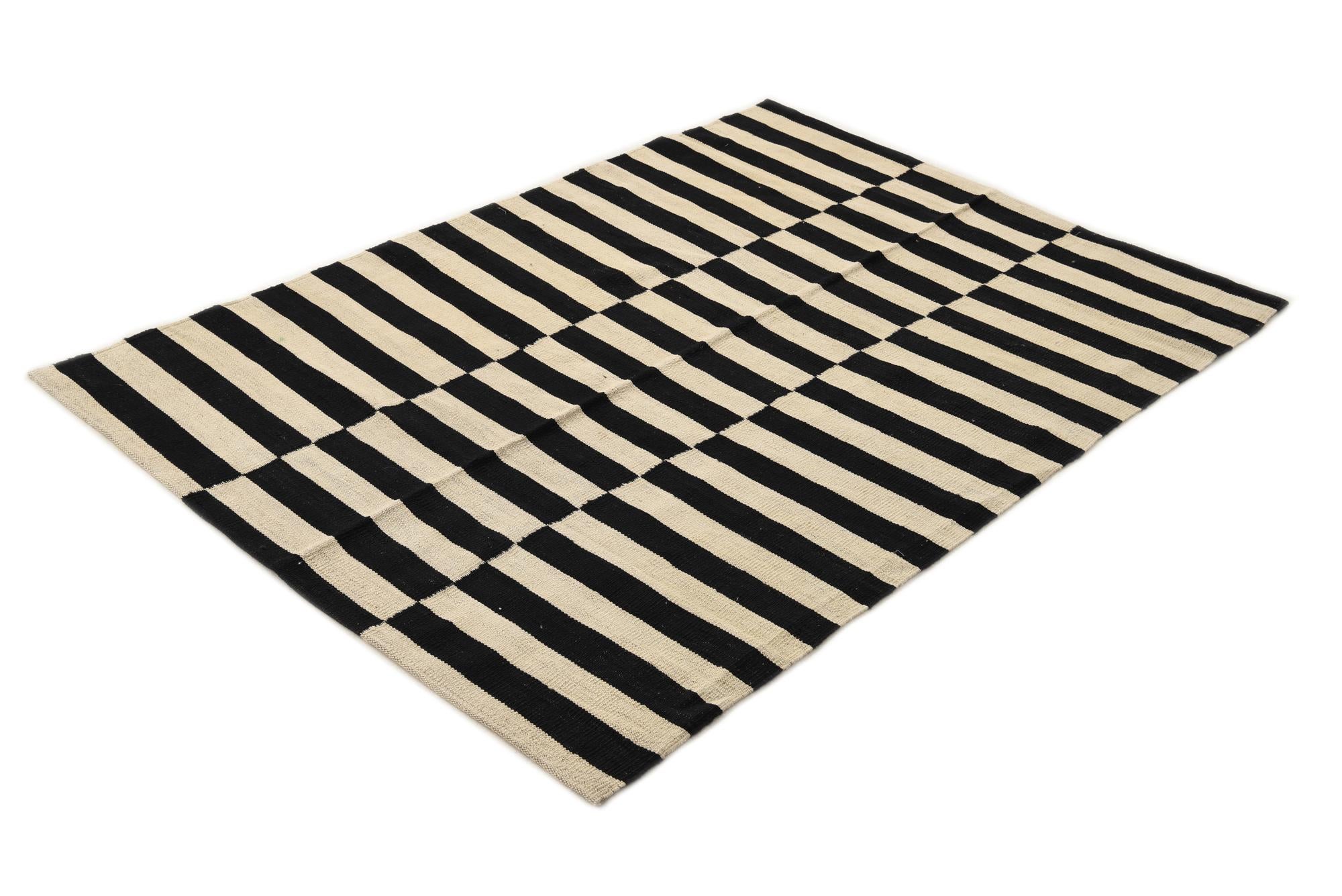 4' 2 x 6' Hand Woven Kilim Modern Wool Rug