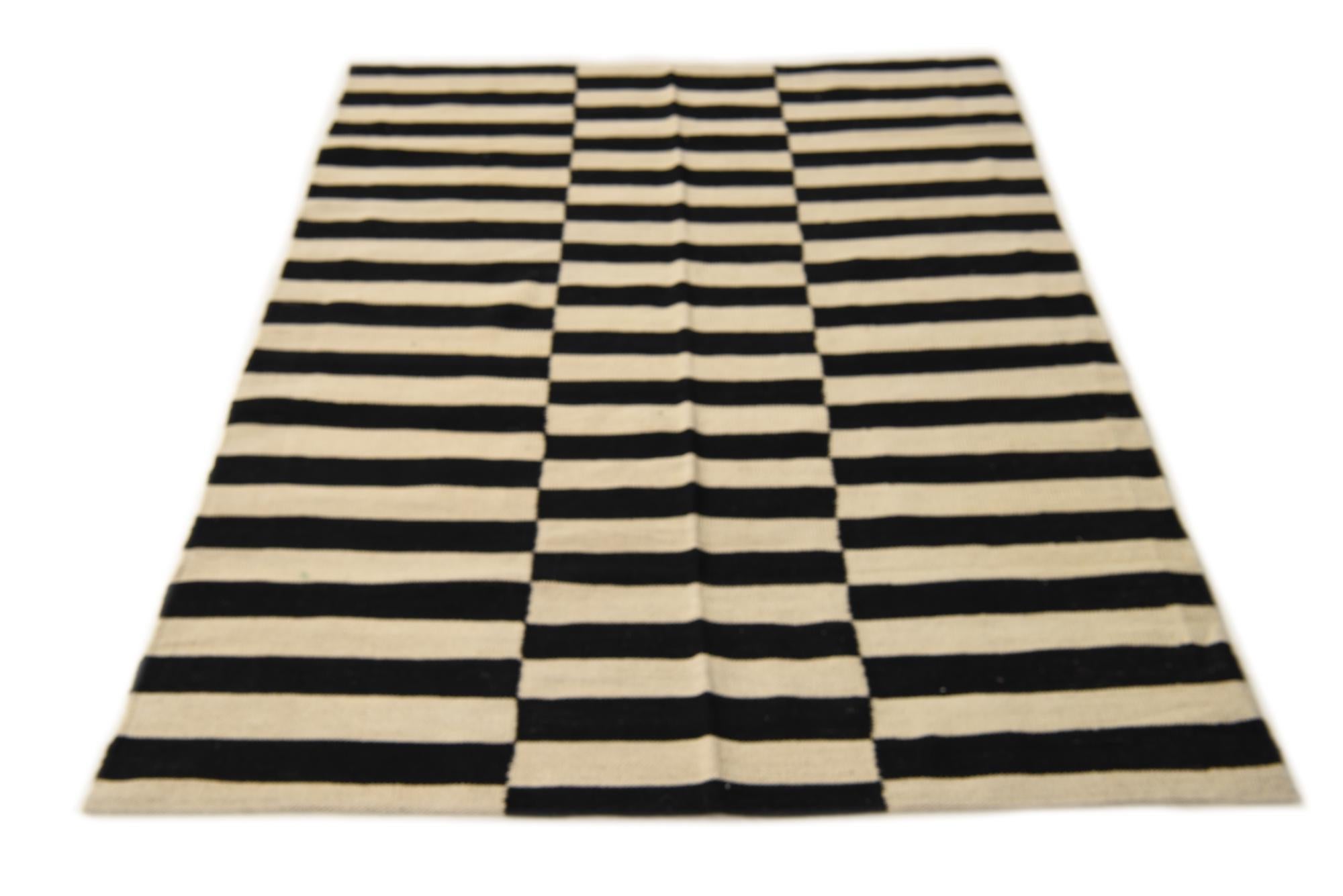4' 2 x 6' Hand Woven Kilim Modern Wool Rug