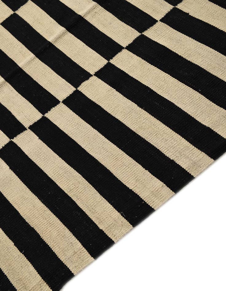 Detail image of 4' 2 x 6'  Hand Woven Kilim Modern Wool Rug