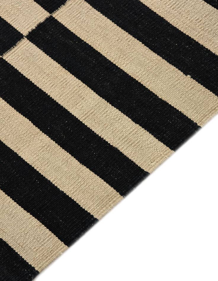 Detail image of 3' 5 x 5'  Hand Woven Kilim Modern Wool Rug