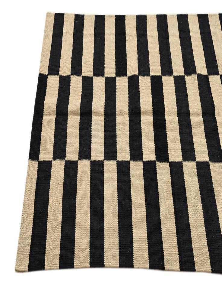 Detail image of 3' 2 x 5'  Hand Woven Kilim Modern Wool Rug