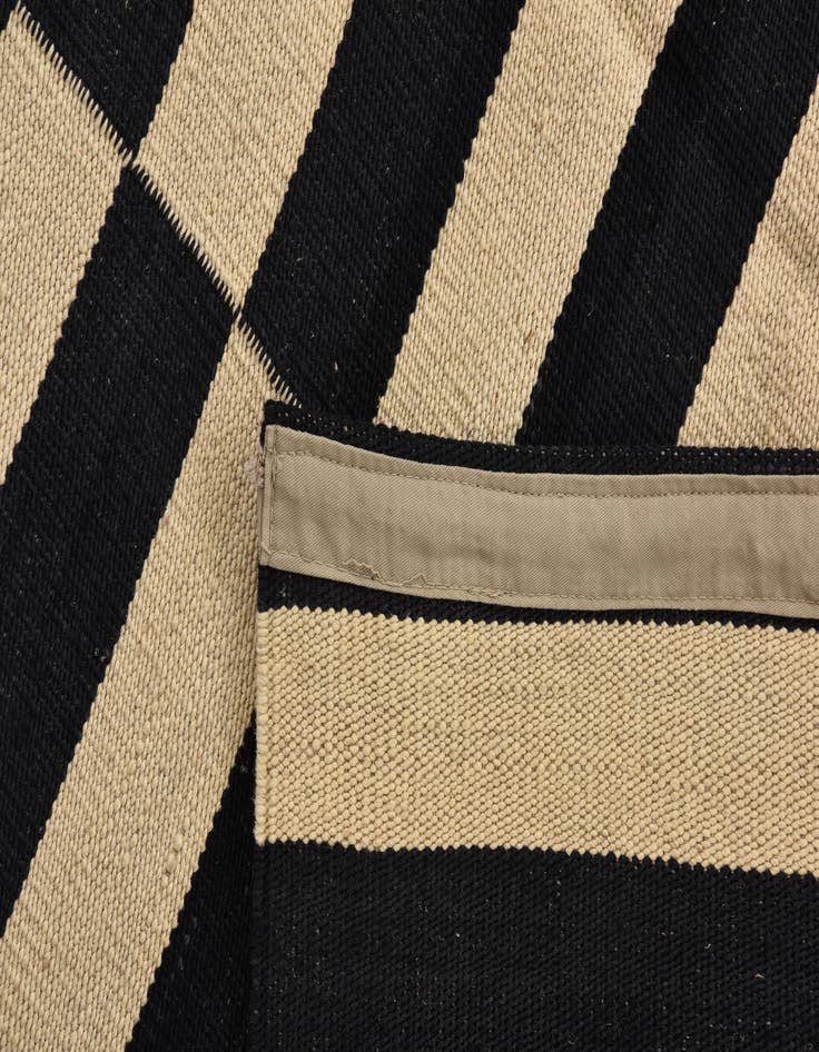 Detail image of 3' 2 x 5'  Hand Woven Kilim Modern Wool Rug