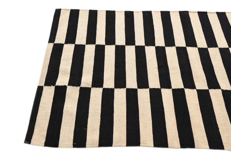 Detail image of 3' 4 x 4' 9 Hand Woven Kilim Modern Wool Rug