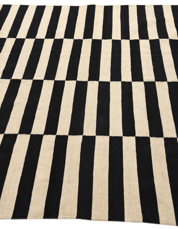 Detail image of 5' 7 x 7' 11  Hand Woven Kilim Modern Wool Rug