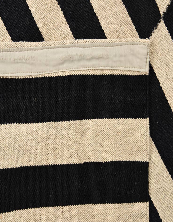 Detail image of 5' 7 x 7' 11  Hand Woven Kilim Modern Wool Rug