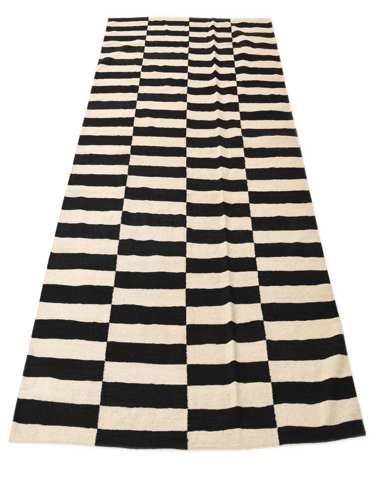 Detail image of 5' 9 x 7' 9  Hand Woven Kilim Modern Wool Rug