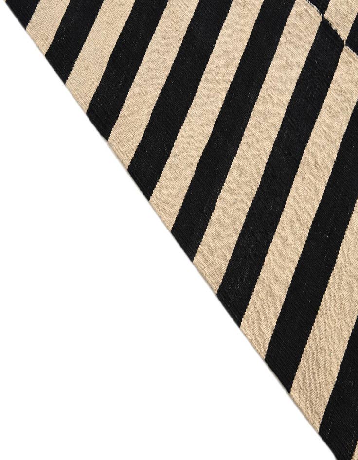 Detail image of 5' 9 x 7' 9  Hand Woven Kilim Modern Wool Rug