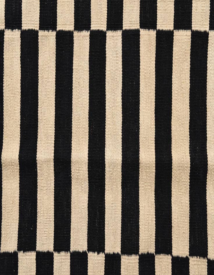 Detail image of 5' 9 x 7' 9  Hand Woven Kilim Modern Wool Rug