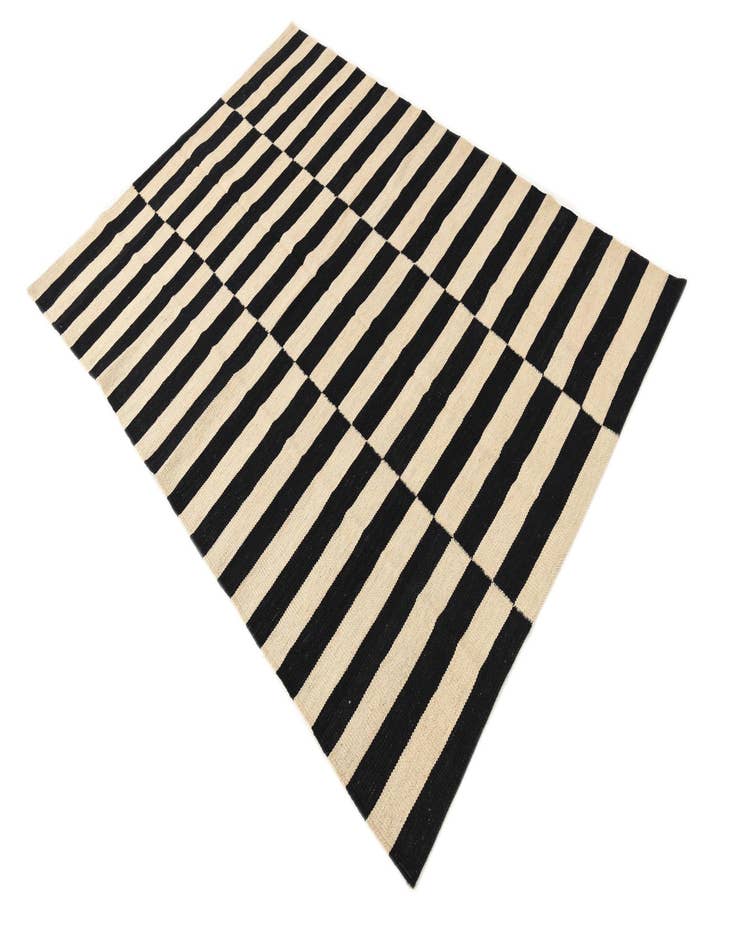 Detail image of 4' 2 x 5' 10  Hand Woven Kilim Modern Wool Rug