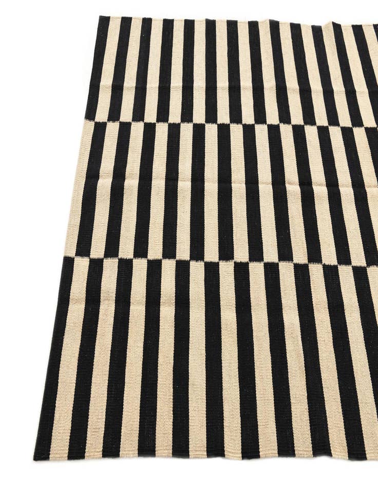 Detail image of 4' 2 x 5' 10  Hand Woven Kilim Modern Wool Rug