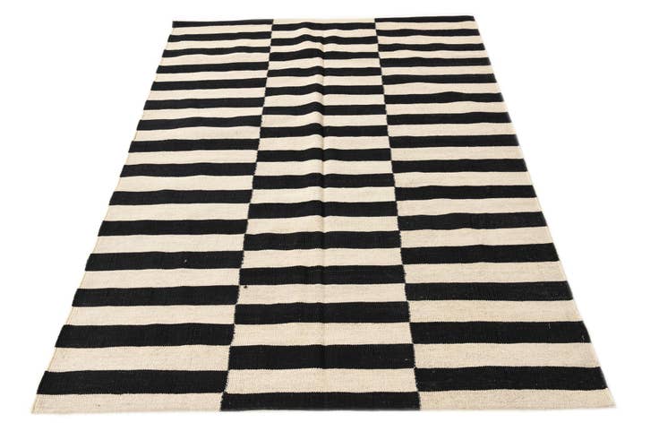 Detail image of 4' 3 x 5' 10 Hand Woven Kilim Modern Wool Rug