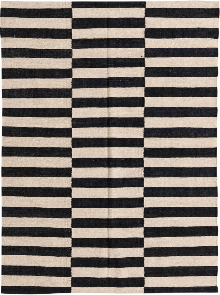 Detail image of 4' 3 x 5' 10 Hand Woven Kilim Modern Wool Rug