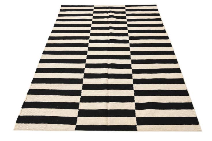 Detail image of 4' 2 x 5' 11 Hand Woven Kilim Modern Wool Rug