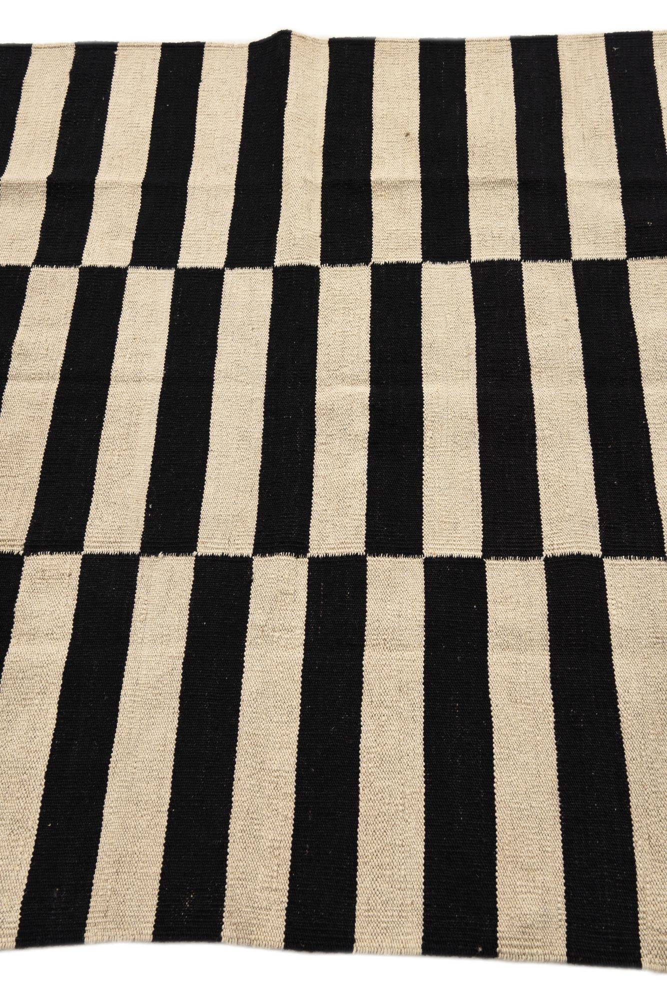 4' x 5' 11 Hand Woven Kilim Modern Wool Rug