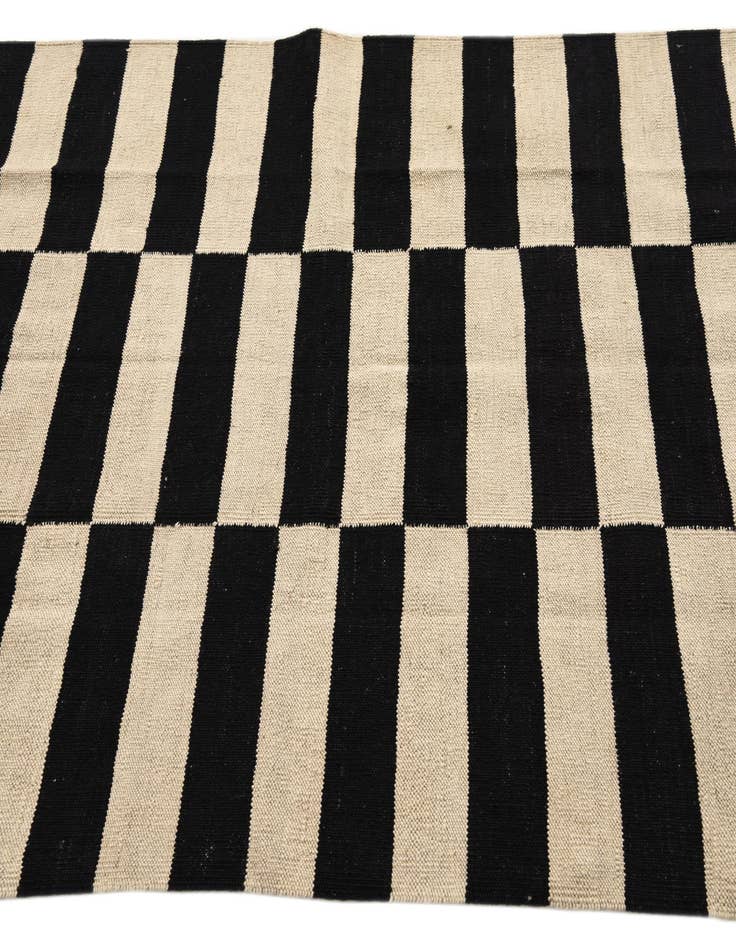 Detail image of 4' x 5' 11  Hand Woven Kilim Modern Wool Rug