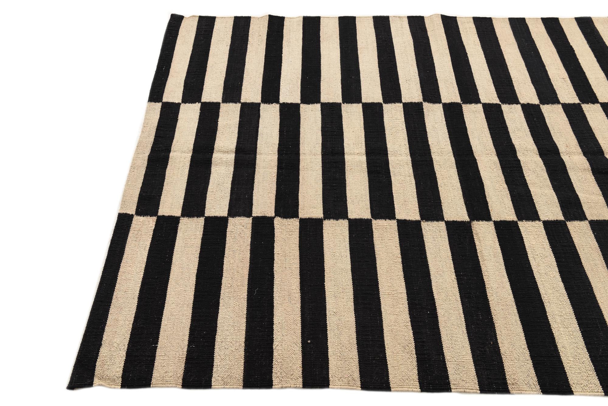 4' 4 x 5' 10 Hand Woven Kilim Modern Wool Rug