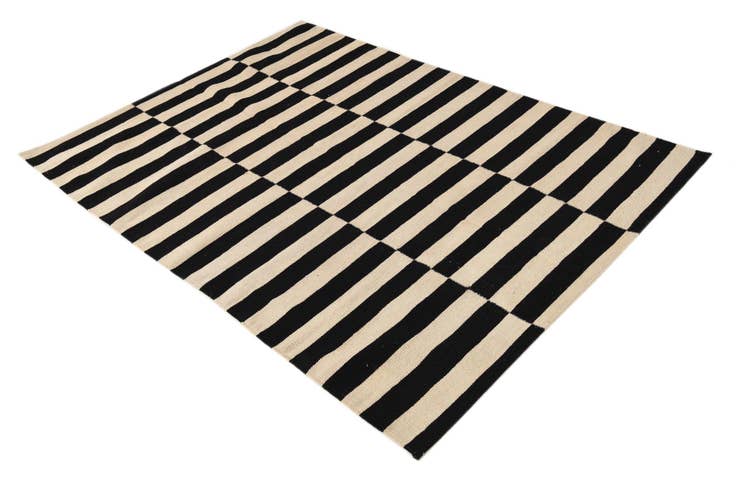 Detail image of 4' 3 x 5' 10 Hand Woven Kilim Modern Wool Rug