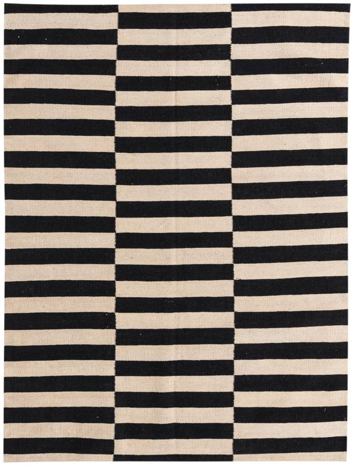 Detail image of 4' 3 x 5' 10 Hand Woven Kilim Modern Wool Rug