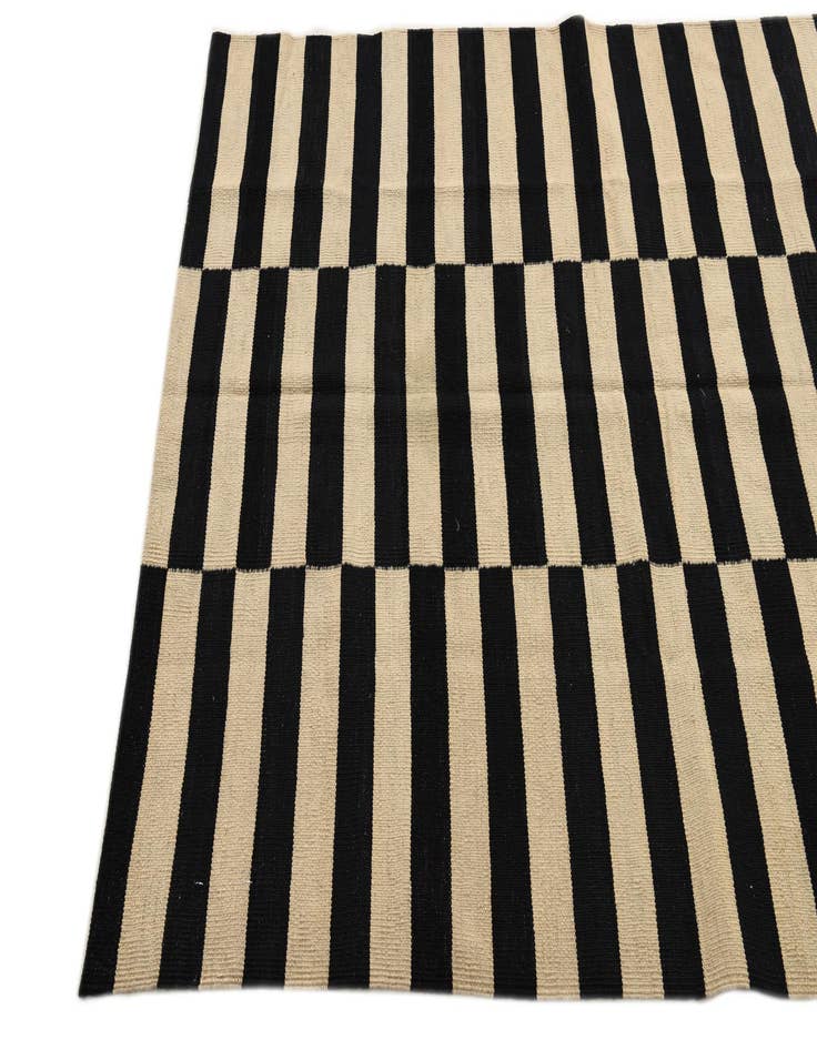 Detail image of 4' 2 x 5' 10  Hand Woven Kilim Modern Wool Rug