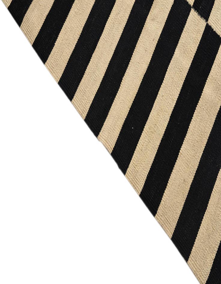 Detail image of 4' 2 x 5' 10  Hand Woven Kilim Modern Wool Rug