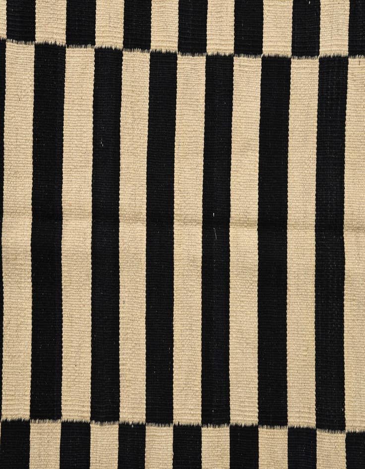 Detail image of 4' 2 x 5' 10  Hand Woven Kilim Modern Wool Rug