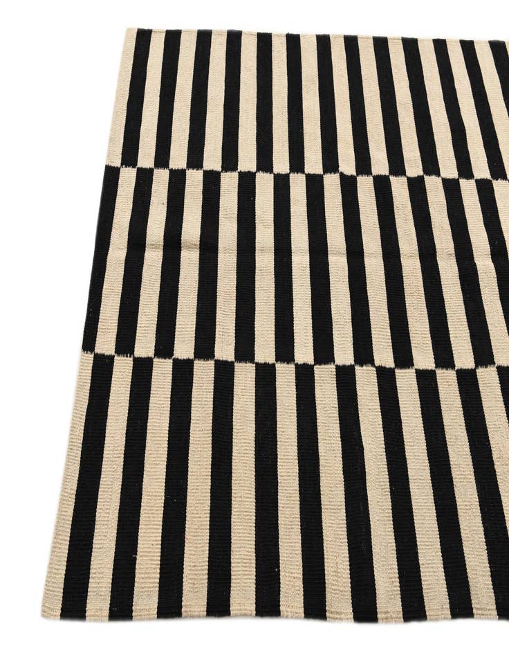 Detail image of 4' 2 x 6'  Hand Woven Kilim Modern Wool Rug