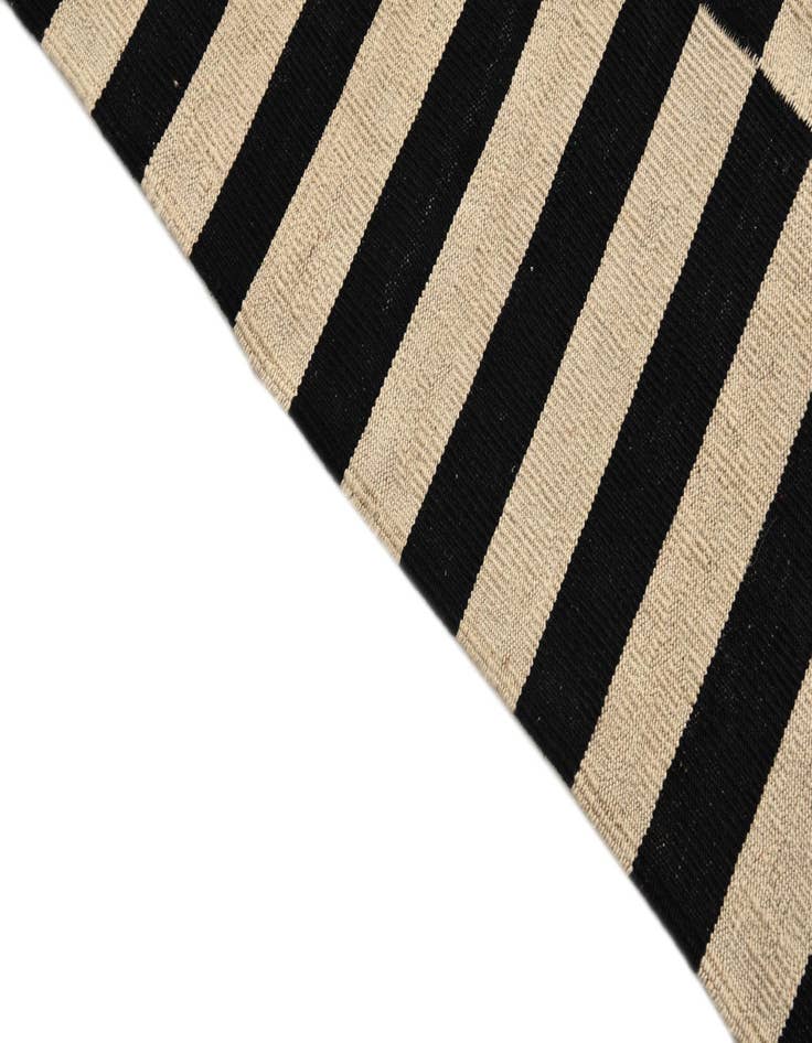 Detail image of 4' 2 x 6'  Hand Woven Kilim Modern Wool Rug