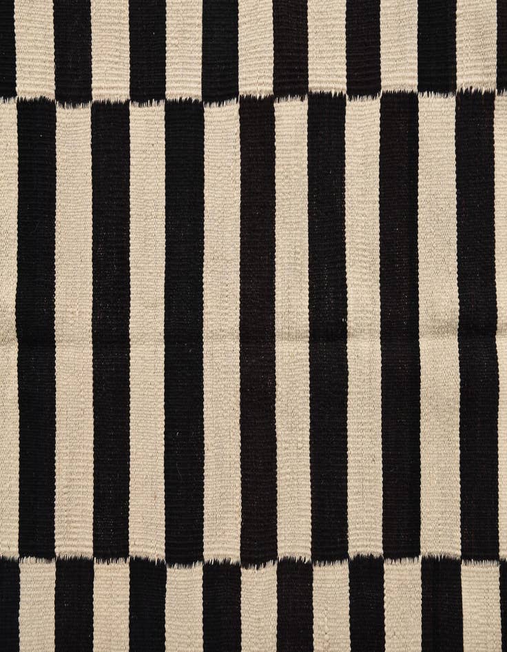 Detail image of 4' 3 x 5' 10  Hand Woven Kilim Modern Wool Rug