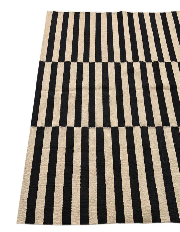 Detail image of 4' 2 x 5' 10  Hand Woven Kilim Modern Wool Rug