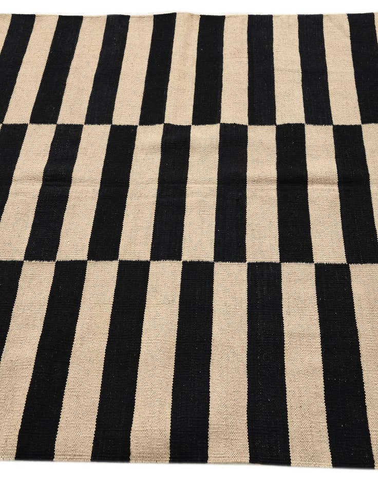 Detail image of 4' 2 x 5' 10  Hand Woven Kilim Modern Wool Rug