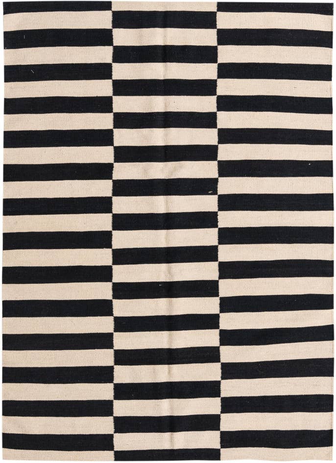 Detail image of 4' 3 x 5' 11 Hand Woven Kilim Modern Wool Rug