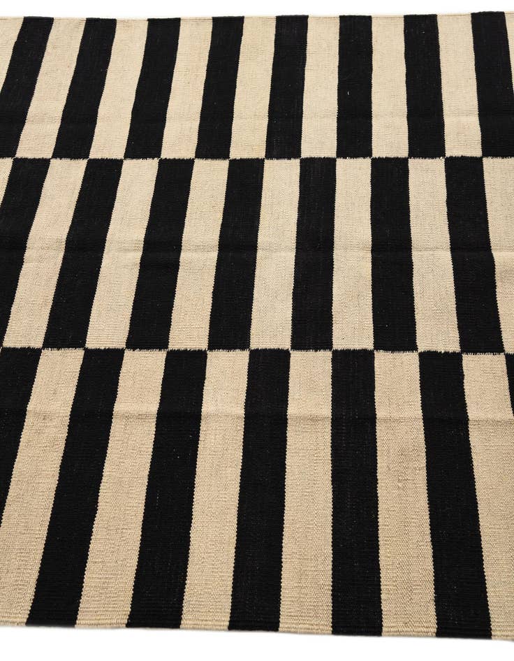 Detail image of 4' 3 x 5' 9  Hand Woven Kilim Modern Wool Rug