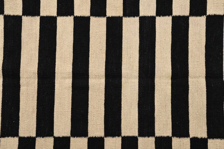 Detail image of 4' 3 x 5' 9 Hand Woven Kilim Modern Wool Rug
