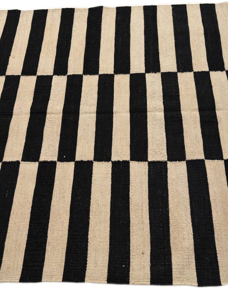 Detail image of 4' 3 x 5' 10  Hand Woven Kilim Modern Wool Rug