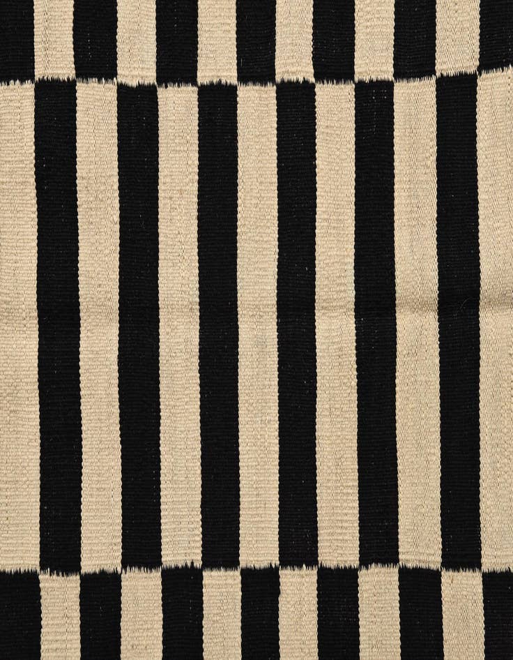 Detail image of 4' 2 x 6'  Hand Woven Kilim Modern Wool Rug