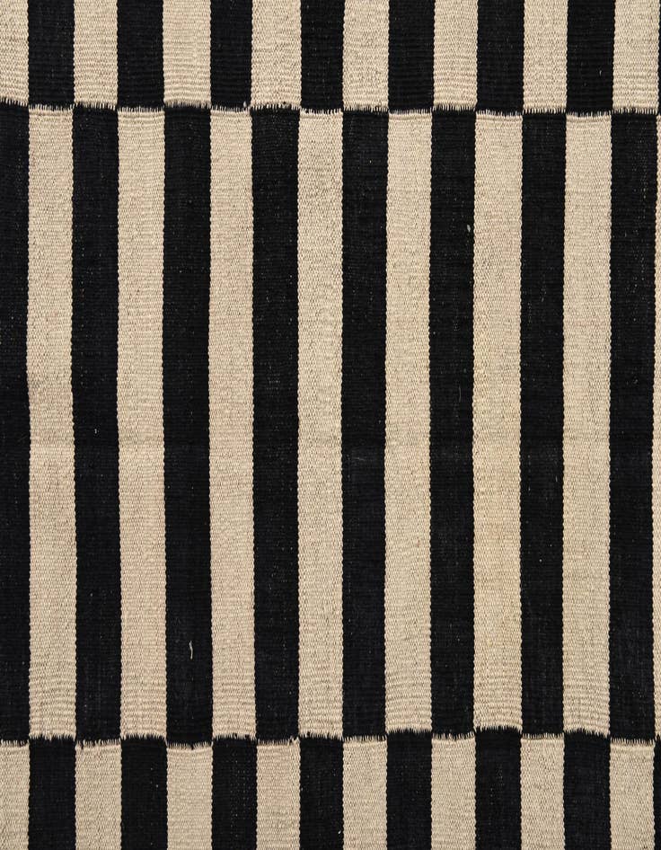 Detail image of 4' 4 x 5' 9  Hand Woven Kilim Modern Wool Rug