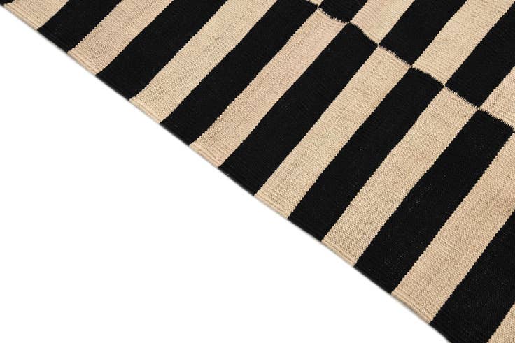 Detail image of 4' 1 x 5' 11 Hand Woven Kilim Modern Wool Rug